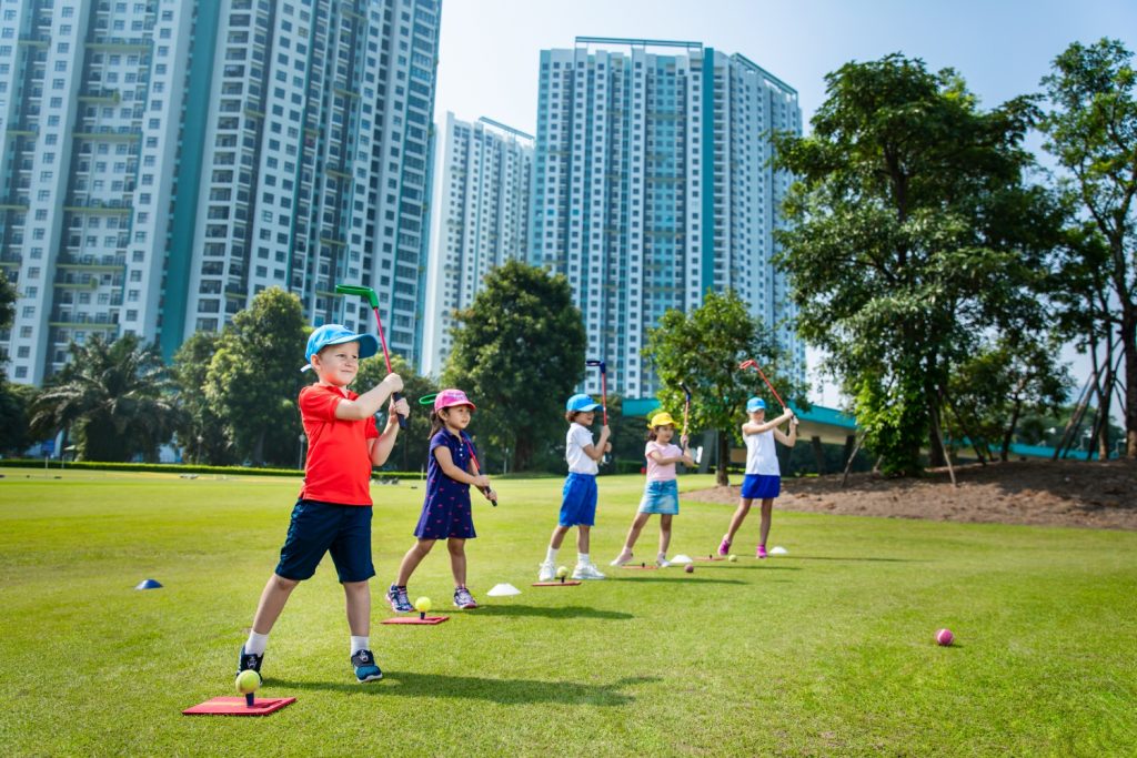 Con Đường Trở Thành Golfer Chuyên Nghiệp: Từ Elite Trẻ Tuổi Đến Các Tour Quốc Tế