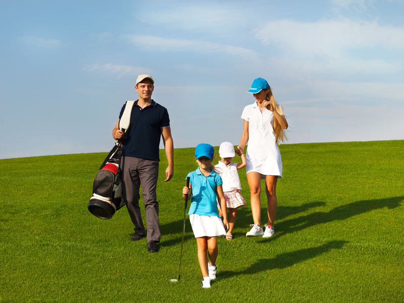 Vượt Qua Định Kiến: Lợi Ích Vàng Của Golf Mà Người Mới Chơi Cần Biết