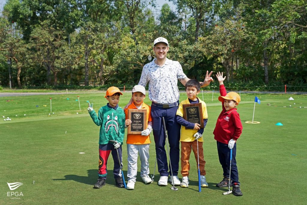 Nuôi Dưỡng Một Golfer Nhí: Phụ Huynh Nên Làm Gì – Và Đừng Làm Gì?