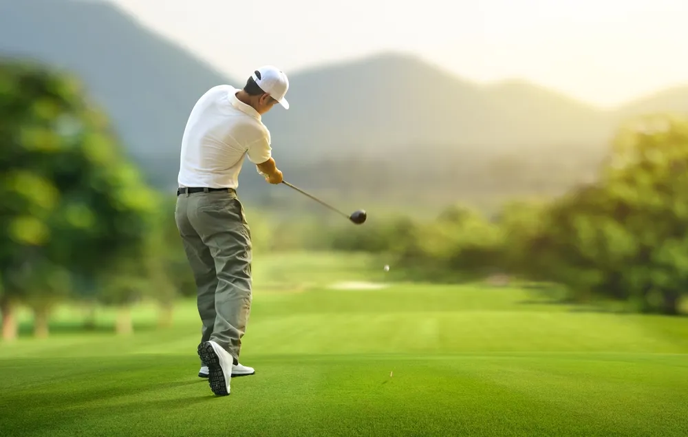 Nhập Môn Golf Tại Việt Nam: Lộ Trình Chi Tiết Và Chi Phí Bắt Đầu Chơi Golf Cho Người Mới Bắt Đầu