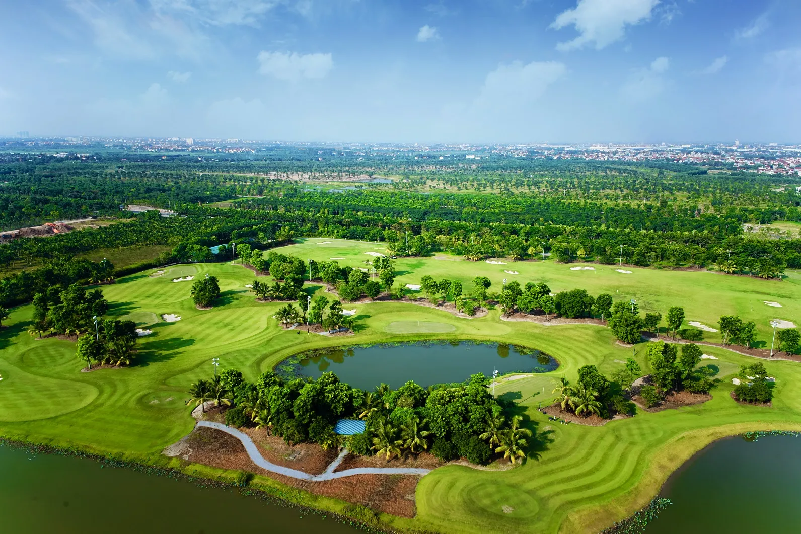 Sự Khác Biệt Giữa Học Viện Golf Quốc Tế Và Học Viện Golf Thông Thường