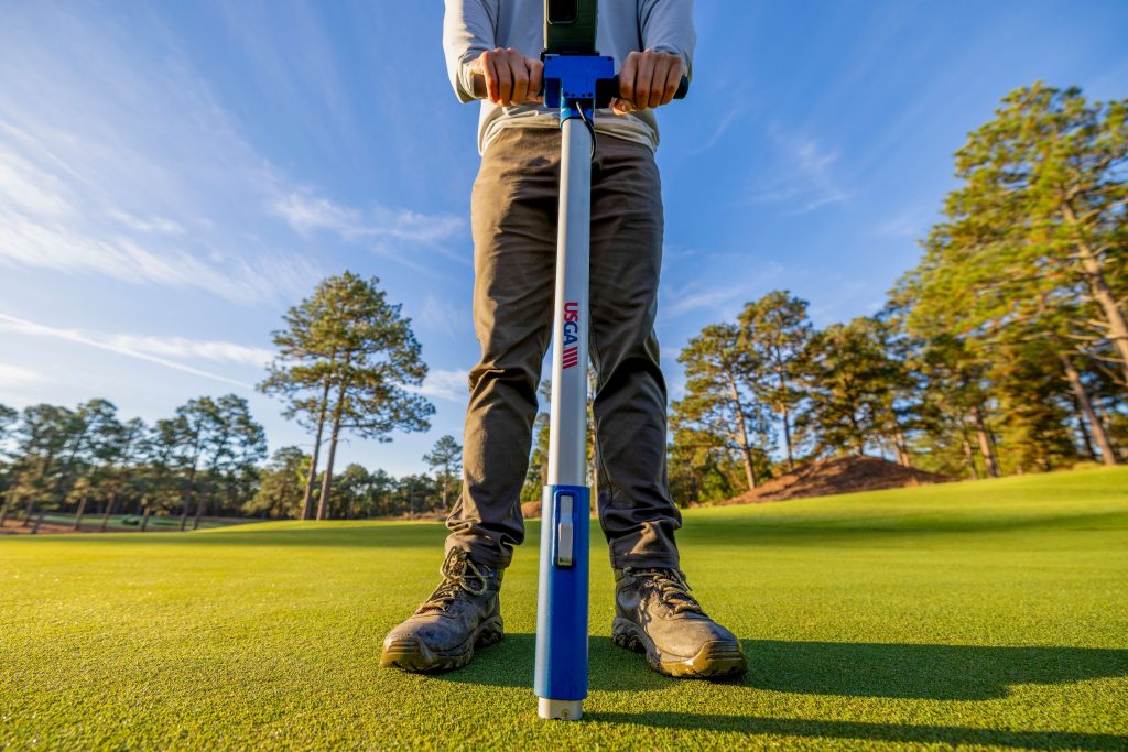 Ứng Dụng Công Nghệ Trong Quản Lý Cỏ Sân Golf: Từ Cảm Biến Đất Đến Dữ Liệu Vệ Tinh