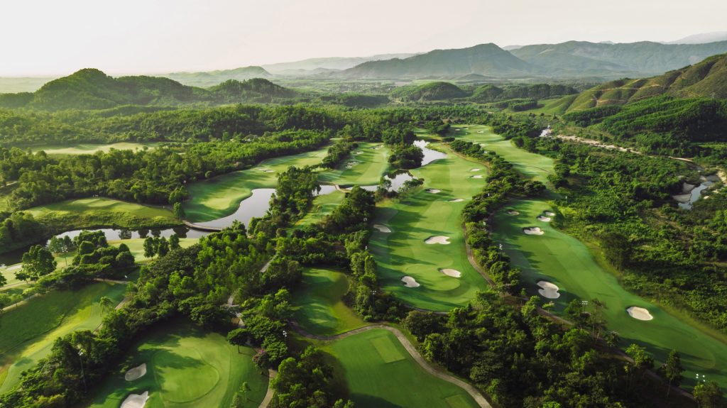 Cỏ Sân Golf Ở Việt Nam: Cẩm Nang Chọn Đúng Cho GM Và Nhà Đầu Tư