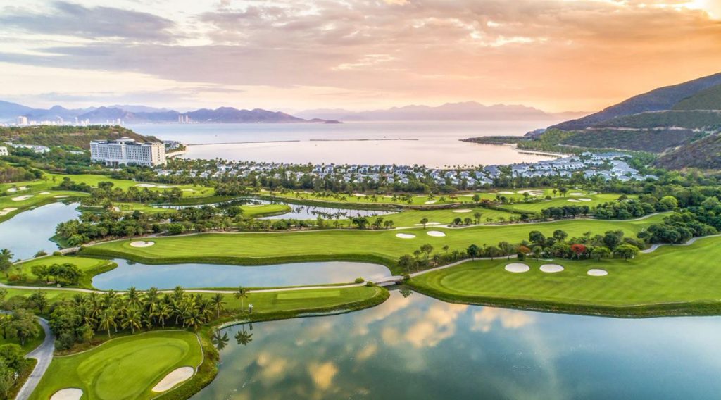 Hàng loạt giải đấu lớn cùng tiền đề "Điểm đến golf tốt nhất châu Á" sẽ biến Việt Nam thành tâm điểm chú ý toàn cầu.