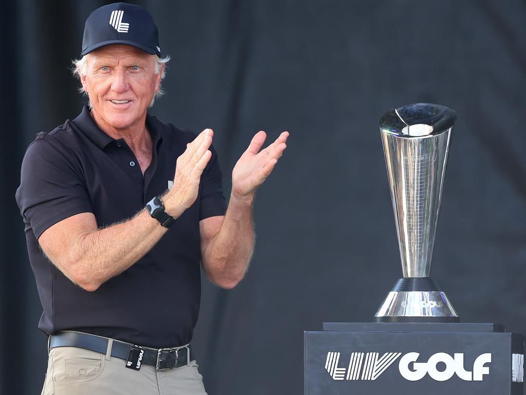 Greg Norman rời LIV Golf