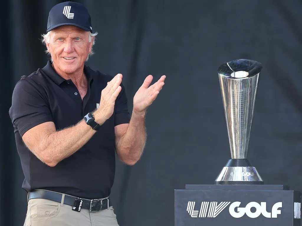 Greg Norman rời LIV Golf