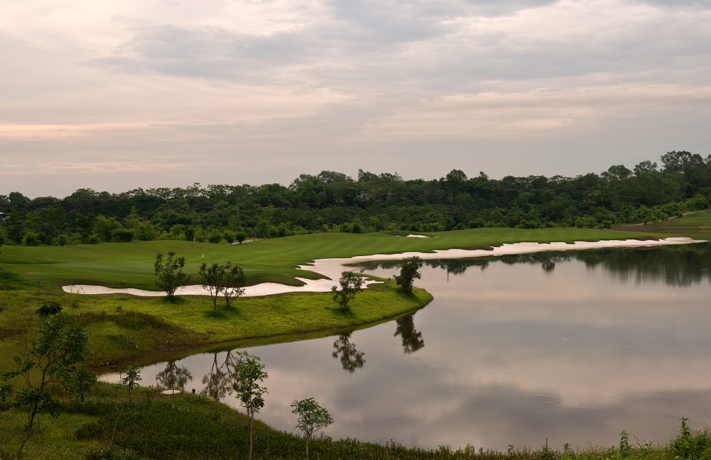 Sky Lake Resort & Golf Club