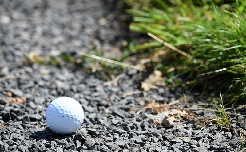 phạm lỗi trên sân golf