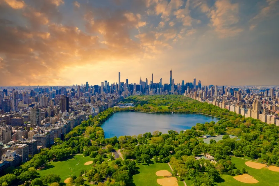 Golf tại New York đang lan tỏa giá trị nhân văn, với hàng nghìn chương trình hỗ trợ trẻ em, người khuyết tật và cộng đồng địa phương. (Nguồn ảnh: Trang tin Sky Scanner)