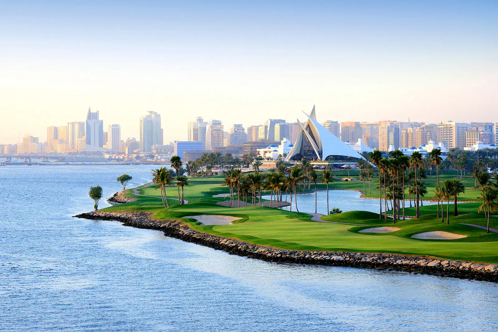 Golf Tourism 2026 Bùng Nổ: Kỳ Nghỉ Tết & Easter Dẫn Đầu Xu Hướng – “Family Golf Holiday” Trở Thành Chuẩn Mới
