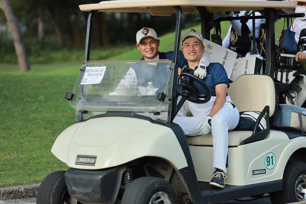 Từ xe golf GPS đến ứng dụng theo dõi cú đánh – trải nghiệm trên sân đang được cá nhân hóa và tiện nghi hơn bao giờ hết. (Nguồn ảnh: Trang tin ChiLinh Golf)