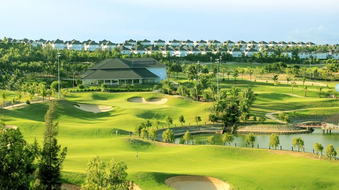 Không thể bước vào phân khúc cao cấp nếu chỉ ‘làm xanh cho đẹp’; Việt Nam cần hệ điều hành xanh dẫn dắt từ quy hoạch tới vận hành. (Nguồn ảnh: Trang tin Vietnam Golf Magazine)