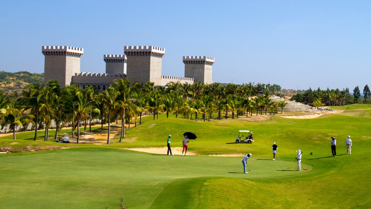 Thành công đến từ tư duy bền vững thật sự: tái cấu trúc hạ tầng sinh thái, giảm hóa chất và vận hành minh bạch, không phải truyền thông hình thức. (Nguồn ảnh: Trang tin Vietnam Golf Magazine)