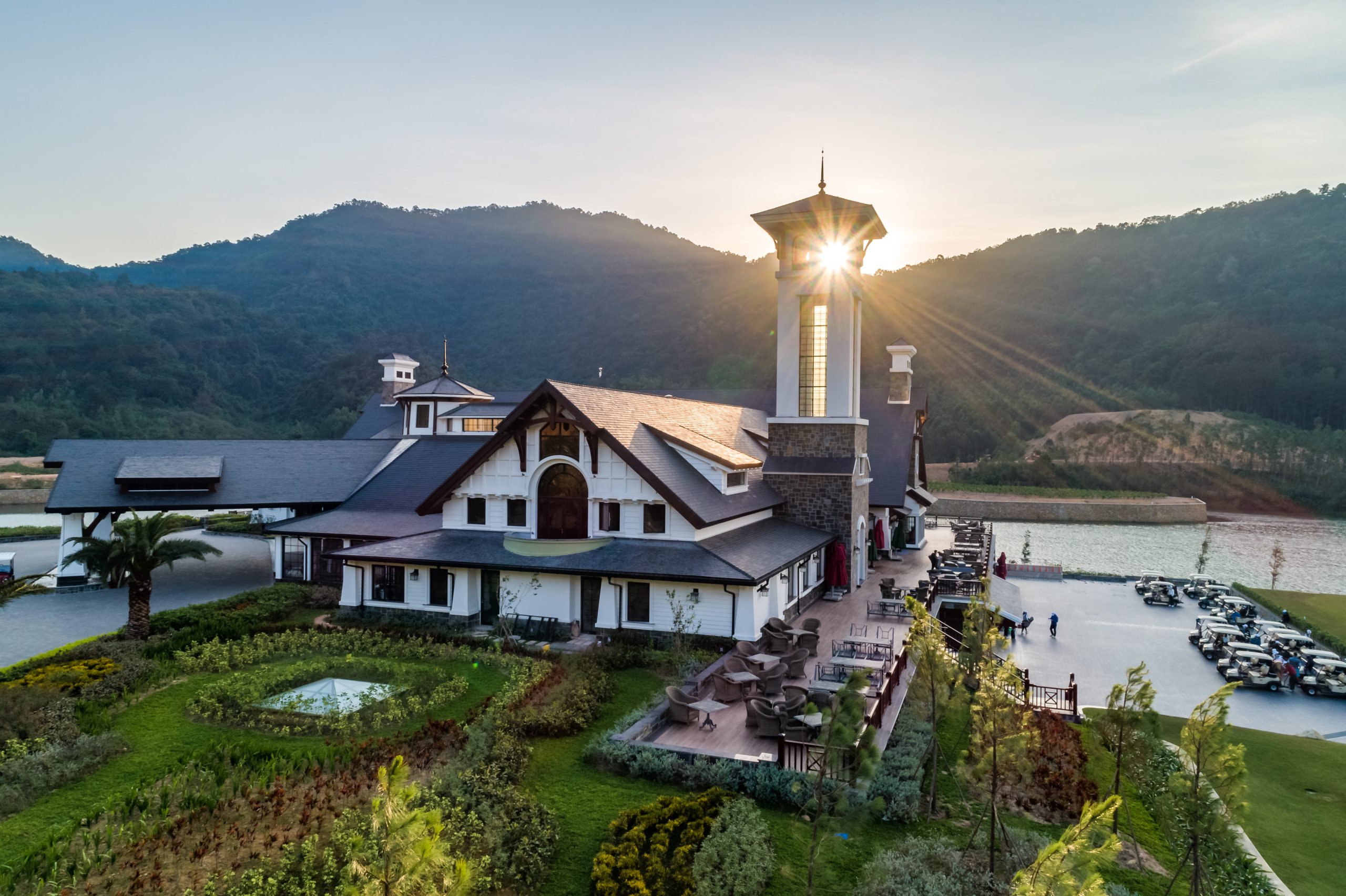 Ở Clubhouse 3.0, mỗi chi tiết từ lounge, sự kiện đến green đều kể câu chuyện phong cách sống và trải nghiệm hội viên đầy cảm xúc. (Nguồn ảnh: Trang tin AleGolf)