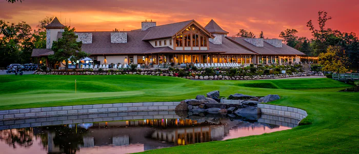 Brunch gia đình, Wine & Dine và đêm BBQ theo chủ đề đang biến clubhouse thành điểm hẹn phong cách sống, kéo hội viên quay lại thường xuyên. (Nguồn ảnh: Trang tin Cragun’s Resort)