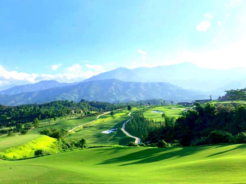 Golf Việt có thể khác biệt nhờ thiên nhiên: đầm phá Huế, đồi cát Phan Thiết, rừng Quảng Nam,...  những cảnh quan không nơi nào sao chép. (Nguồn ảnh: Trang tin Goda Golf)
