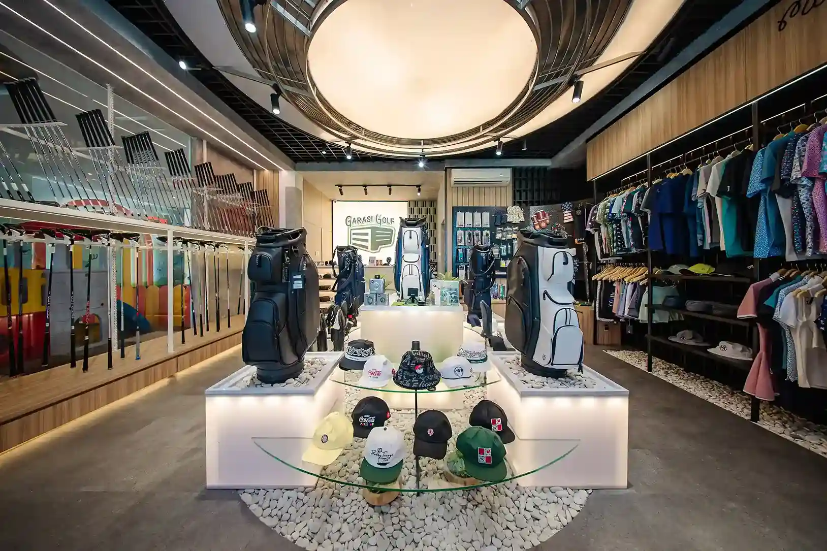 Golf Retail Vietnam: Cuộc Chiến Giữa “Box Mover” Và “Solution Provider”