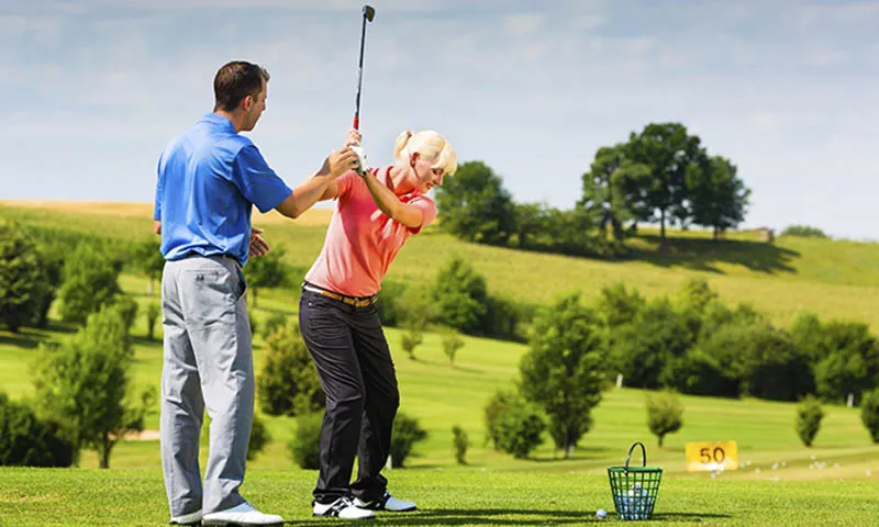Golf Academy Việt Nam: Khi Chiếc Áo HLV Không Làm Nên Thầy Tu