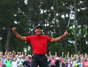 Podcast | Nghệ Thuật Gậy Sắt – Khi Tiger Woods Biến Khoảng Cách Thành Tuyên Ngôn