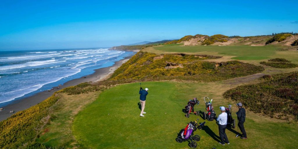 Lá Cờ Việt Nam Tung Bay Trên Oregon Coast: Câu Chuyện Của Nguyễn Anh Minh Và Giấc Mơ Golf Thế Hệ Mới