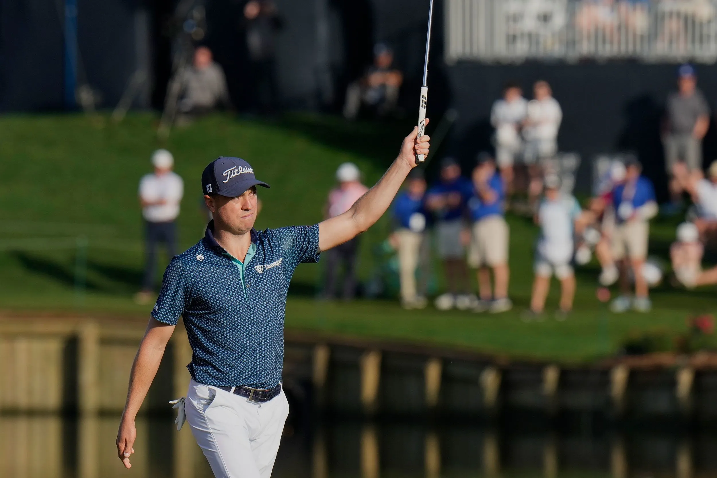Justin Thomas Hồi Sinh Và Hố 17 “Đảo Tử Thần”: Hai Câu Chuyện Không Ai Ngờ Tới Ở The Players Championship 2026