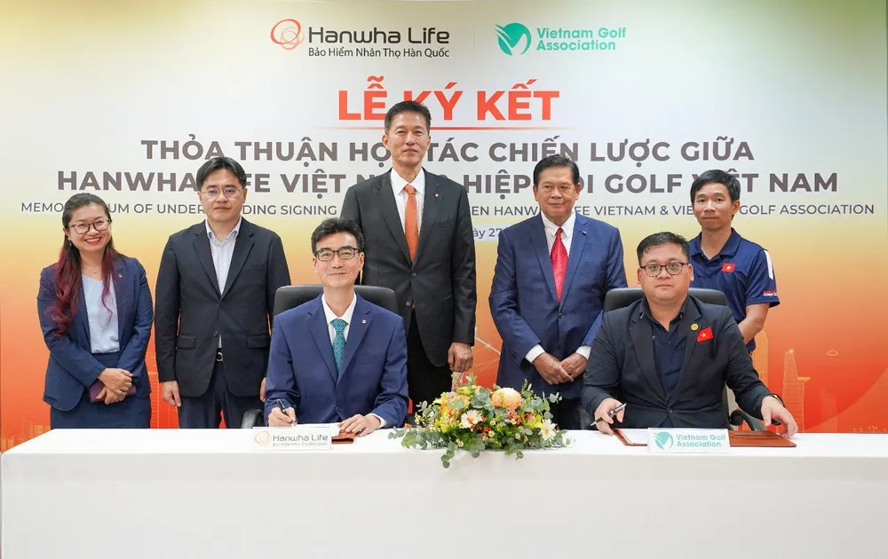 Hanwha Life Và Canh Bạc Thương Hiệu Vào Golf Trẻ Việt Nam: Ai Được Lợi Nhiều Nhất — Và Tại Sao Chiến Lược Này Đi Ngược Chiều Thị Trường?