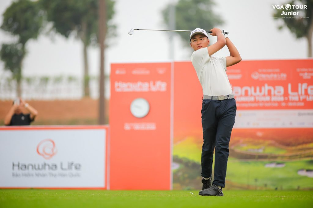 3 Birdie Liên Tiếp Từ Hố 13: Giải Mã Cú Xoay Chuyển Trận Đấu Của Nguyễn Văn Hoà Tại Leg 1/2026