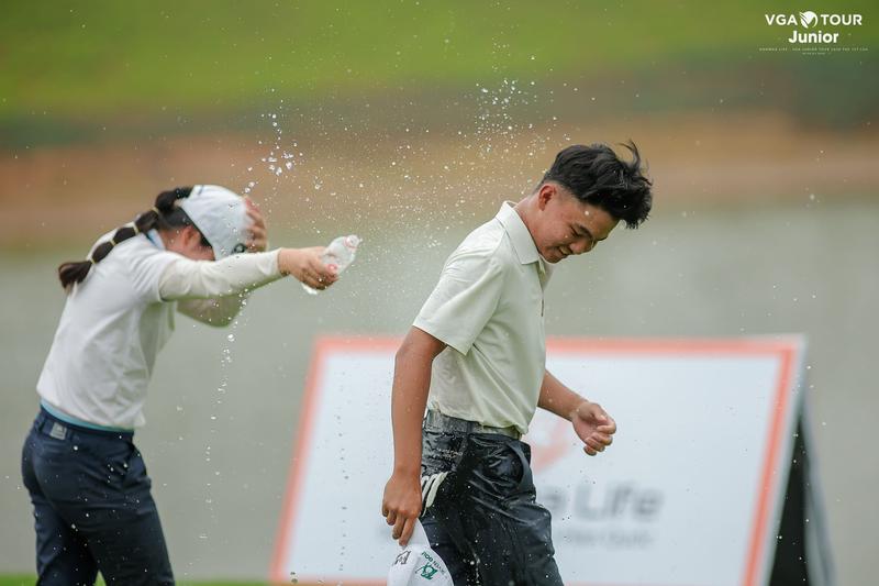 phân tích kỹ thuật golf Việt Nam birdie streak-2