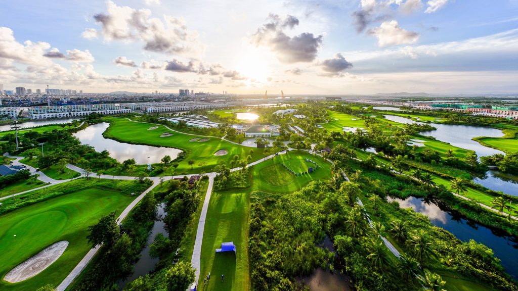 Giải Mã Bài Toán Quản Trị Sân Golf Tại Việt Nam: Biến Từng “Điểm Chạm” Thành Doanh Thu Tối Ưu
