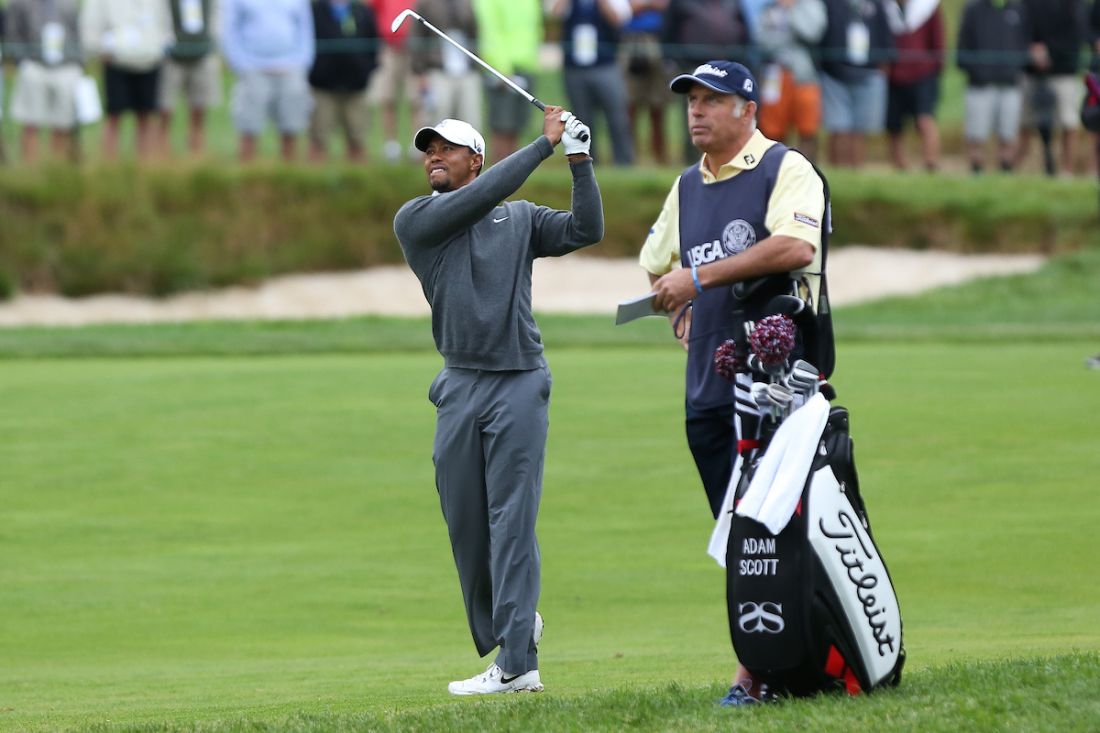 Bảng khoảng cách là “la bàn” cho caddie — giúp định hướng lựa chọn gậy, nhưng luôn cần điều chỉnh theo thực tế từng golfer. (Nguồn ảnh: Trang tin Golfweek - USA Today)