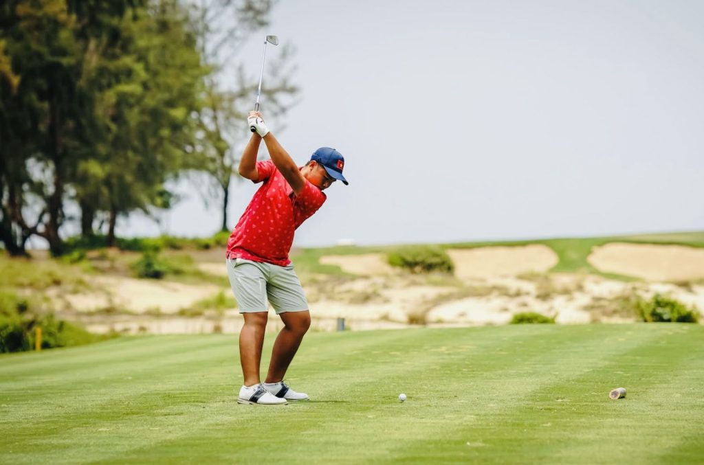 Cắp Gậy Đi Thế Giới — Và Những Thứ Golfer Việt Mang Về Không Ai Ngờ Tới