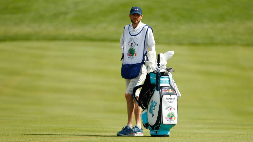 Lộ Trình Thăng Tiến Của Caddie: Từ Người Mới Đến Caddie Master