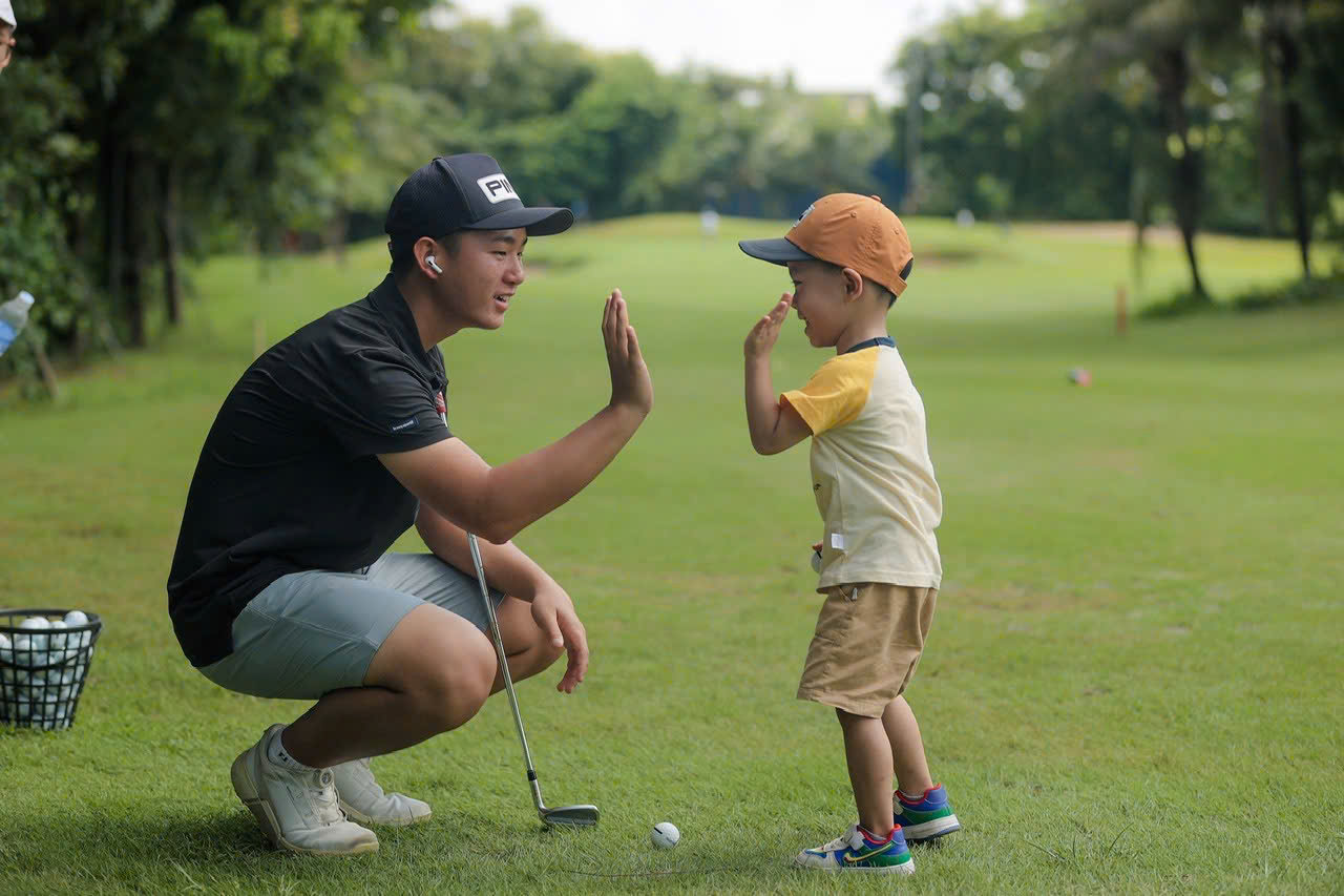 Lần đầu tiên trên Golf Channel, Nguyễn Anh Minh gây ấn tượng với phong thái tự tin, khát vọng PGA Tour và thần tượng Rory McIlroy. 