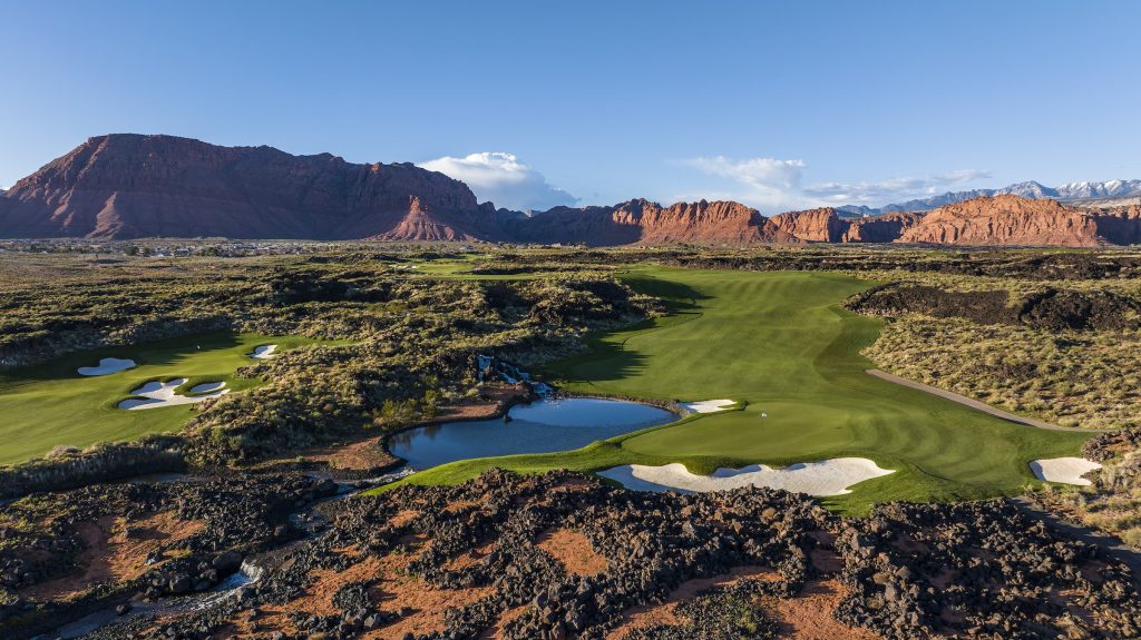 Bài Toán Nước & Thoát Nước Sân Golf: Giải Pháp Từ Sa Mạc Khô Hạn Đến Vùng Bão Lũ