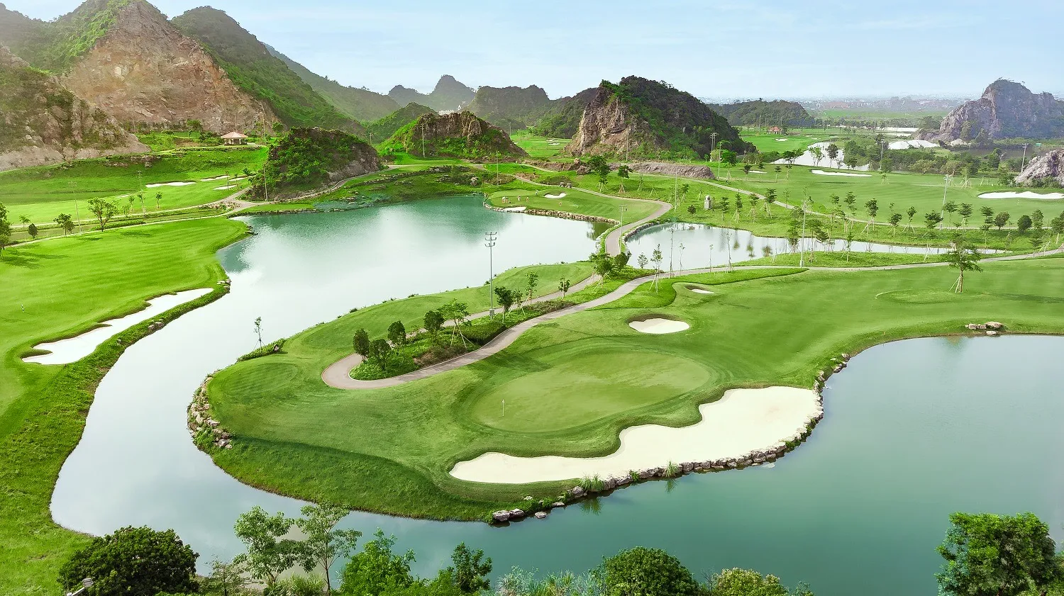 Biến Địa Hình Tồi Tệ Nhất Thành Tuyệt Tác: Câu Chuyện Của Sân Legend Valley (Hà Nam)