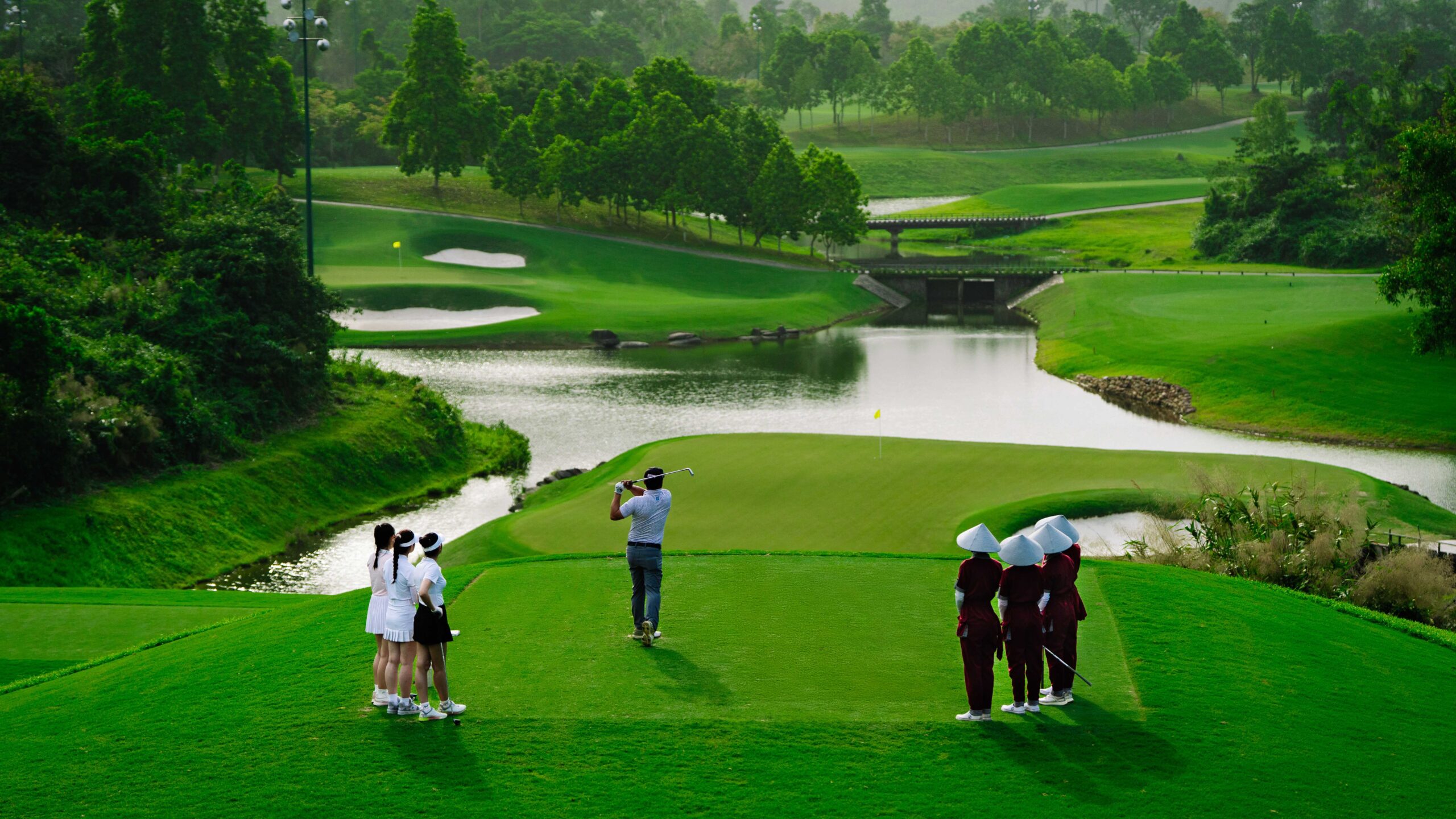 BRG Da Nang, Montgomerie Links và Ba Na Hills mang đến trải nghiệm kết hợp học golf, nghỉ dưỡng và du lịch đẳng cấp miền Trung. (Nguồn ảnh: Trang tin Danangfantasticity)