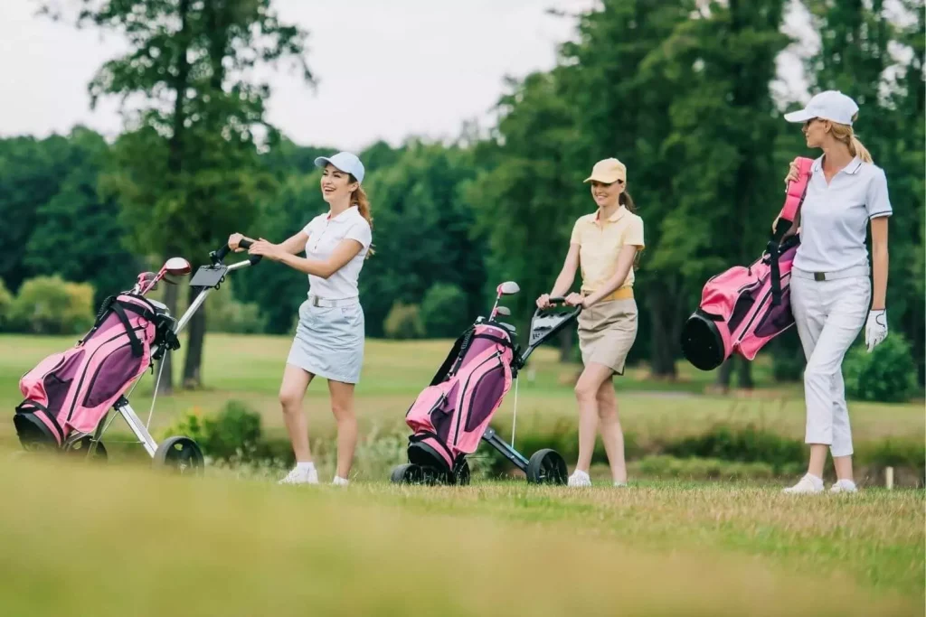 Caddie Golf Là Ai? Vai Trò, Luật Và Quyền Hạn Của Caddie Trên Sân