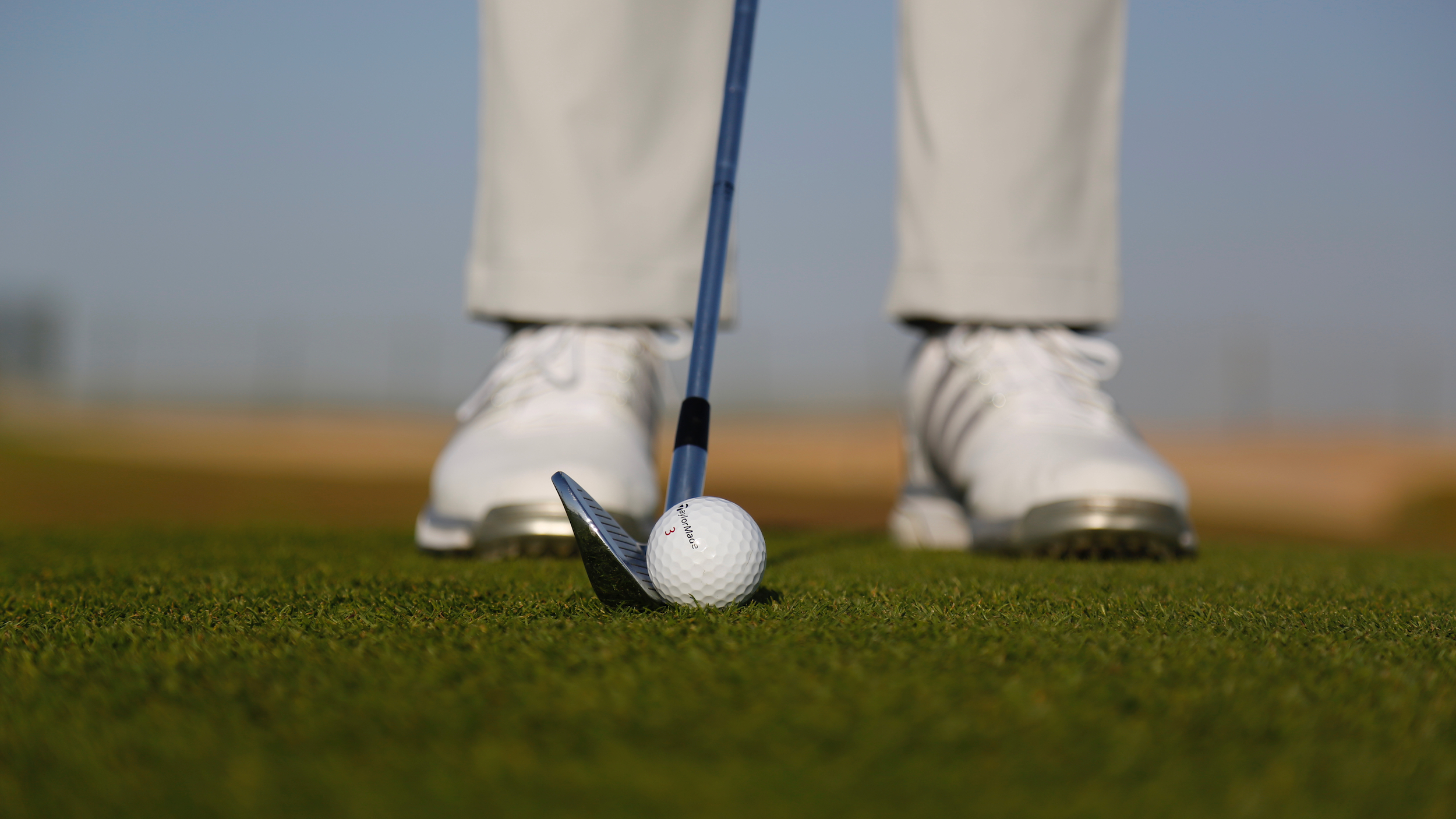 Theo Rule 18.3b, golfer phải tuyên bố rõ “provisional ball” trước khi đánh, nếu không bóng mới sẽ tự động thành bóng chính. (Nguồn ảnh: Trang tin Vietnam Golf Magazine)