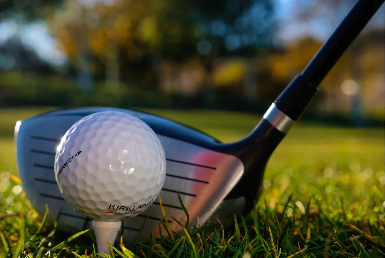Từ học phí HLV đến driving range và sân golf, người mới có thể bắt đầu học golf bài bản với ngân sách hợp lý năm 2026. (Nguồn ảnh: Trang tin Golf.com)