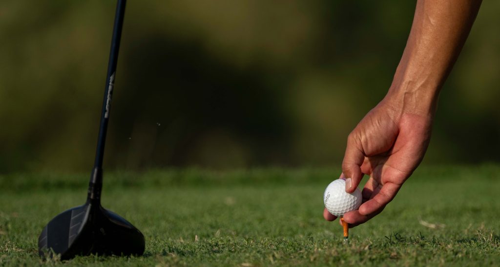 Tìm Bóng Golf: Quy Tắc 3 Phút Và Cách Xử Lý Khi Hết Giờ