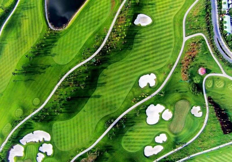 Cuộc Cách Mạng Ngầm Tại Sân Golf Long Biên: Khi “Dữ Liệu Hóa” Mặt Cỏ Quyết Định Sự Sống Còn Của Ngành Golf Việt