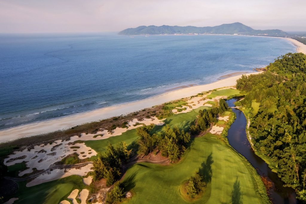 Đà Nẵng Tăng Tốc Golf Tourism: Vietnam Golf Coast Bước Vào Mùa Cao Điểm Theo Đà Khách Quốc Tế Kỷ Lục