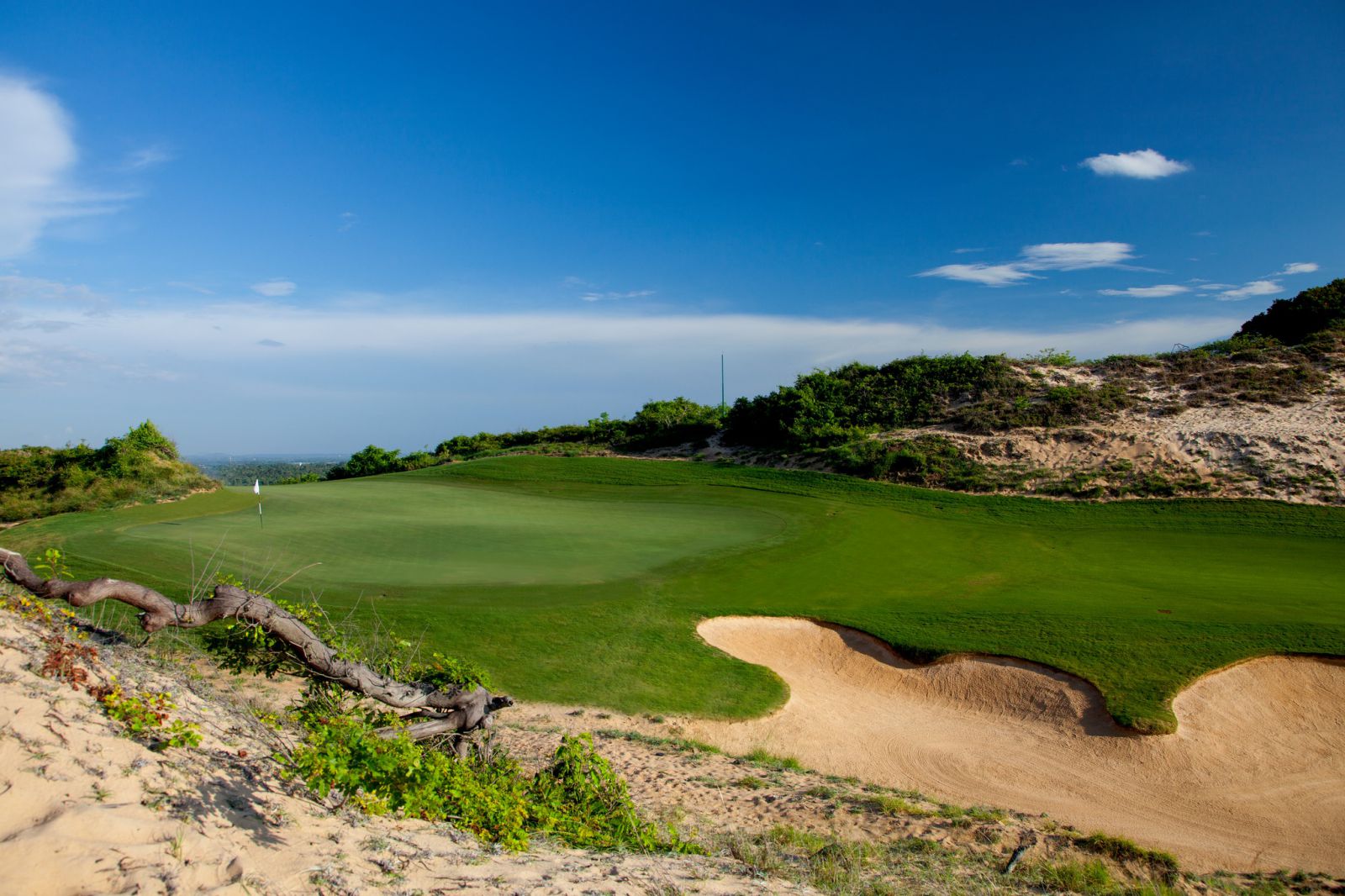 Sân golf hiện đại cần kiến trúc công nghệ nhiều lớp, kết nối quản lý lõi, giải đấu, vận hành sân, bảo dưỡng và phân tích dữ liệu. (Nguồn ảnh: Trang tin Golfbooking)