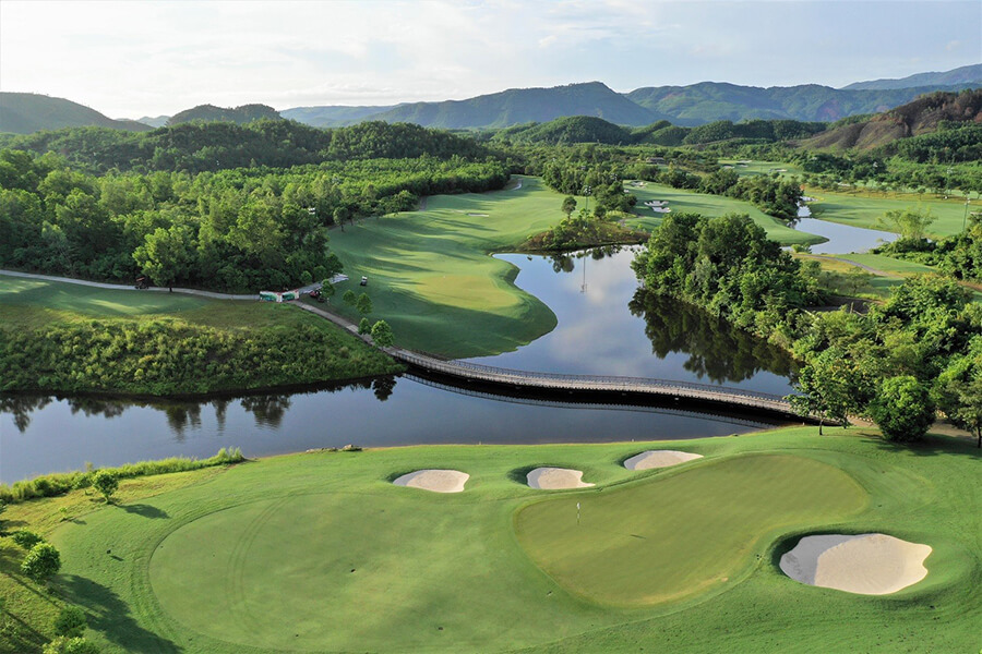Việt Nam sở hữu thương hiệu golf mạnh, nhưng cần chuyển lợi thế danh hiệu thành hệ sinh thái đặt dịch vụ và thu hút khách quốc tế quay lại. (Nguồn ảnh: Trang tin Vietnam Golf Luxury)