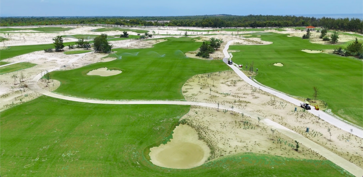 Chọn đúng tee giúp golfer sử dụng gậy phù hợp, tiếp cận green trong khả năng và tận hưởng vòng golf đúng với thiết kế sân. (Nguồn ảnh: Trang tin baodautu)