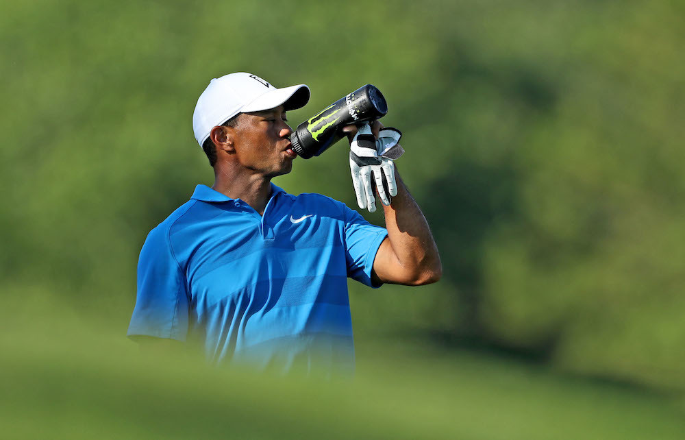 Mang bình nước giúp người mới chủ động bổ sung nước trong suốt vòng golf, đặc biệt khi thời tiết nóng hoặc phải di chuyển nhiều. (Nguồn ảnh: Trang tin Bunkered)