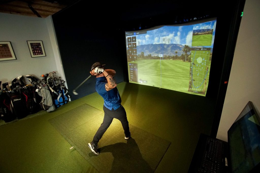 Golf Mô Phỏng: Vì Sao Bán Giờ Chơi Không Còn Là Chiến Lược Đủ Tốt?